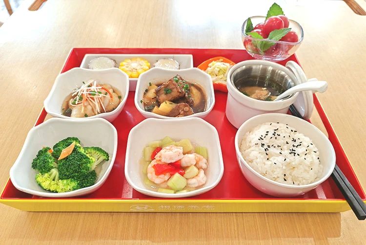 相儒养老长者午餐