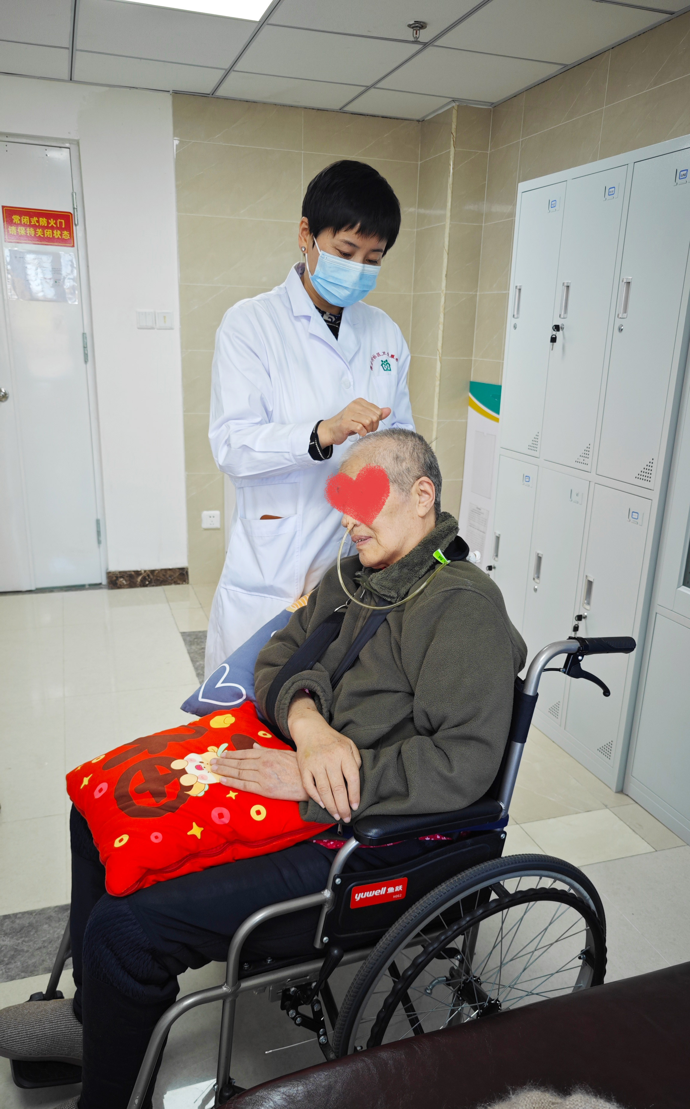 北京博爱医院为入住长者尽快针灸康复治疗